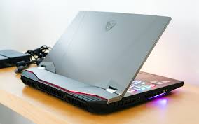 MSI Titan Laptop (3 adet)-Fotoğraf