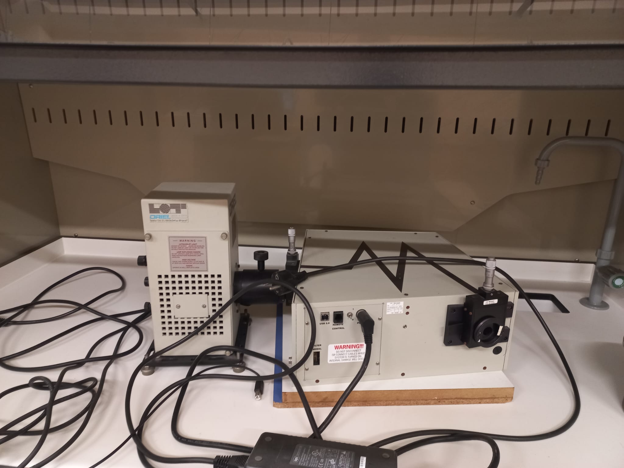 MONOCHROMATOR-Fotoğraf