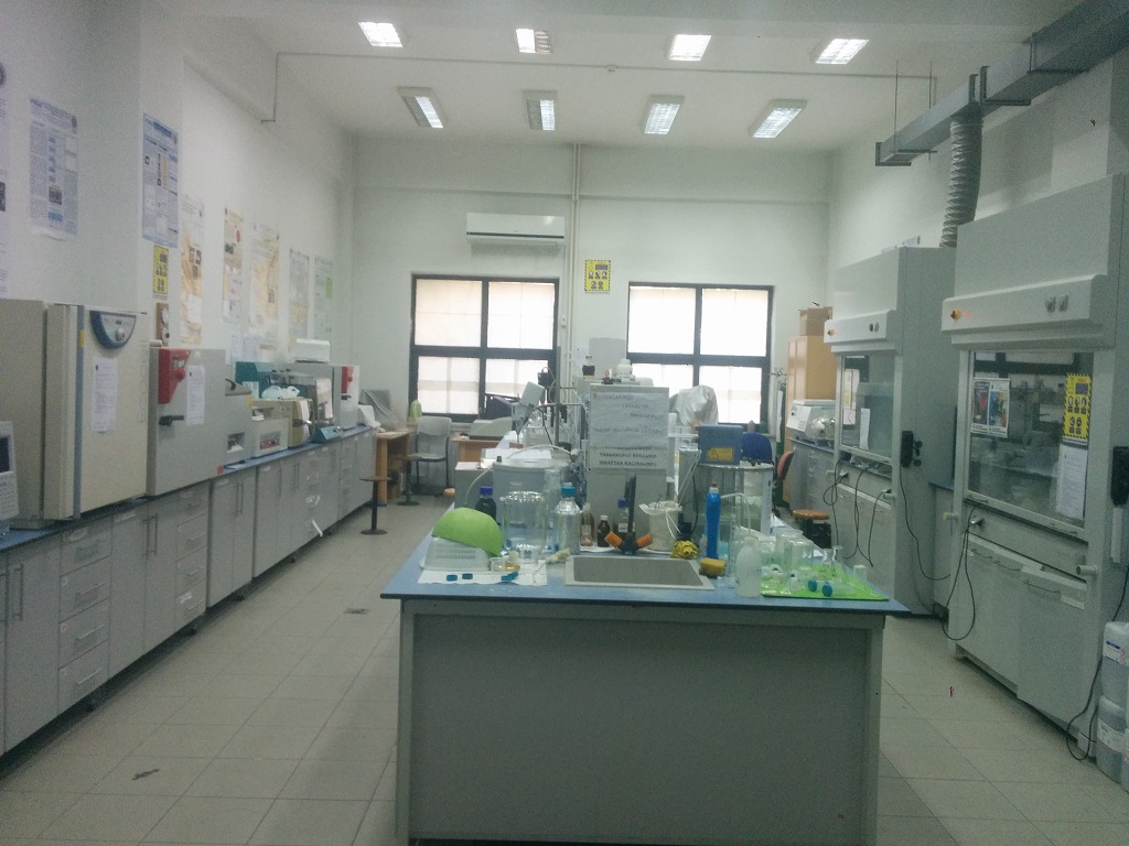 KMD-204 Lipid ve Biyokompozit Laboratuvarı-Fotoğraf